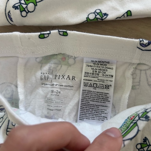 Kids Pajamas with buzz light year Baby Gap organic cotton - Picture 4 of 4